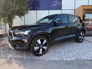 VOLVO XC40 T3 Geartronic Momentum