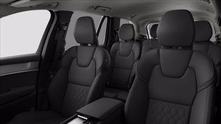 VOLVO XC90 T8 Plug-in hybrid AWD automatico 7 posti Core 16