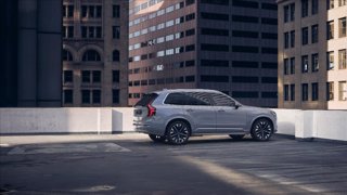 VOLVO XC90 T8 Plug-in hybrid AWD automatico 7 posti Plus Bright 3