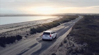 VOLVO XC90 T8 Plug-in hybrid AWD automatico 7 posti Ultra Dark 2