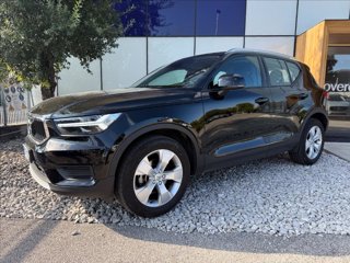 VOLVO XC40 T2 Momentum