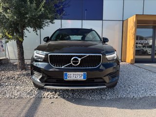 VOLVO XC40 T2 Momentum 1