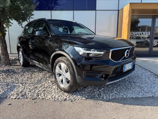 VOLVO XC40 T2 Momentum 2