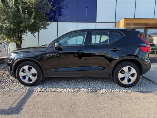 VOLVO XC40 T2 Momentum 3