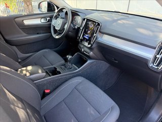 VOLVO XC40 T2 Momentum 9