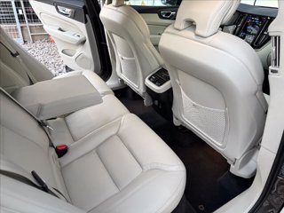 VOLVO XC60 B4 (d) AWD Geartronic Inscription 7