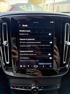 VOLVO XC40 B3 automatico Core 14