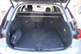 VOLVO XC60 B4 (d) automatico Plus Dark 19