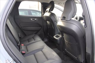 VOLVO XC60 B4 (d) automatico Plus Dark 7