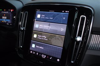 VOLVO XC40 B3 automatico Plus Dark 13