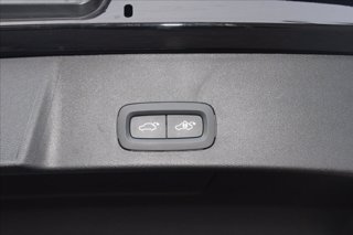 VOLVO XC40 B3 automatico Plus Dark 18