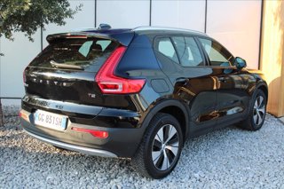 VOLVO XC40 T2 Momentum 1