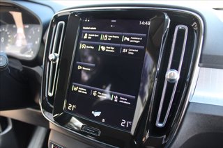 VOLVO XC40 T2 Momentum 17