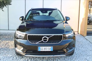 VOLVO XC40 T2 Momentum 2