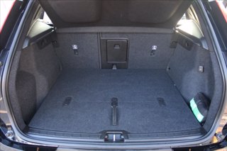 VOLVO XC40 T2 Momentum 20