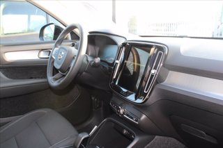 VOLVO XC40 T2 Momentum 9