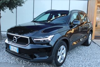 VOLVO XC40 T2 Momentum Core