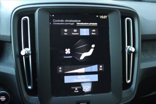 VOLVO XC40 T2 Momentum Core 14