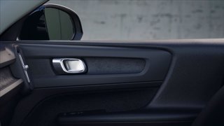 VOLVO XC40 B3 automatico Essential 14