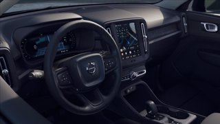 VOLVO XC40 B3 automatico Essential 13