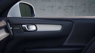 VOLVO XC40 B3 automatico Core 13