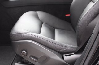 VOLVO XC60 B4 (d) AWD Geartronic Momentum Pro 7