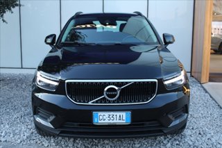 VOLVO XC40 T2 Geartronic Momentum Core 1