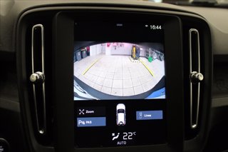 VOLVO XC40 T2 Geartronic Momentum Core 16