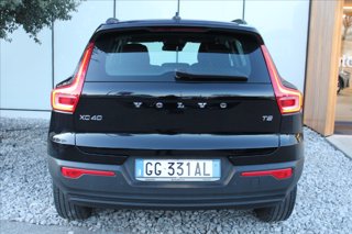 VOLVO XC40 T2 Geartronic Momentum Core 3