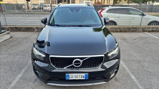 VOLVO XC40 T2 Momentum Core 1