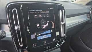 VOLVO XC40 T2 Momentum Core 12