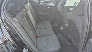 VOLVO XC40 T2 Momentum Core 8