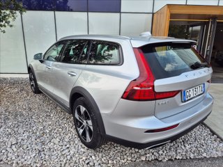 VOLVO V60 Cross Country B4 (d) AWD Geartronic Business Pro 1