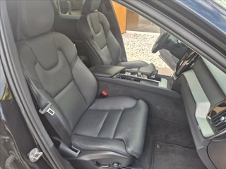 VOLVO XC60 B4 (d) AWD automatico Plus Dark 10