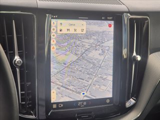 VOLVO XC60 B4 (d) AWD automatico Plus Dark 16