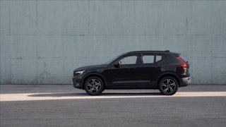 VOLVO XC40 B3 automatico Plus Dark 2