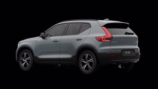 VOLVO XC40 B3 automatico Plus Dark 16