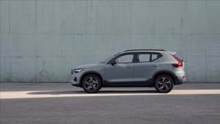 VOLVO XC40 B3 automatico Plus Dark 2