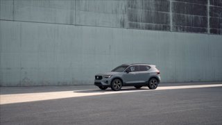 VOLVO XC40 B3 automatico Plus Dark 4