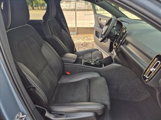 VOLVO XC40 T4 Recharge Plug-in Hybrid R-design 10