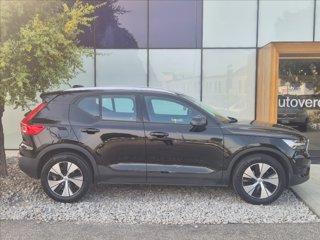 VOLVO XC40 T2 Momentum Core 2