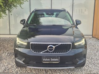 VOLVO XC40 T2 Momentum Core 4
