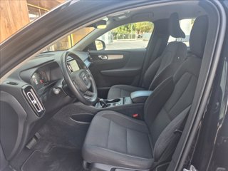 VOLVO XC40 T2 Momentum Core 6
