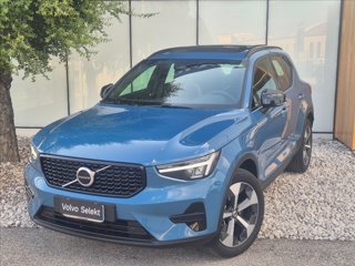 VOLVO XC40 B3 automatico Ultra Dark 0