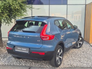 VOLVO XC40 B3 automatico Ultra Dark 1