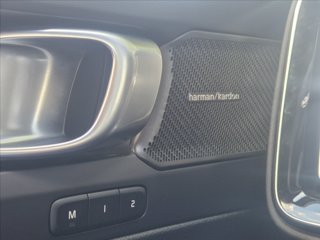 VOLVO XC40 B3 automatico Ultra Dark 15