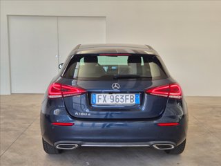 MERCEDES A 180 d Sport 3