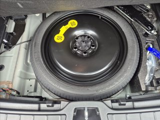 VOLVO XC40 B3 automatico Plus Dark 13