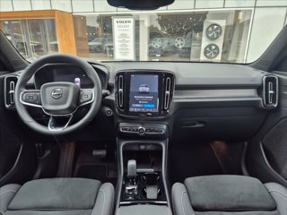 VOLVO XC40 B3 automatico Plus Dark 9