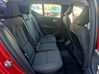 VOLVO XC40 T2 Momentum Core 12